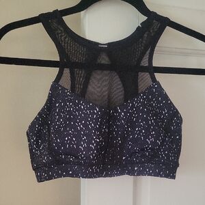 Lululemon Black and White Speckled Sports Bra With Mesh In Size 8